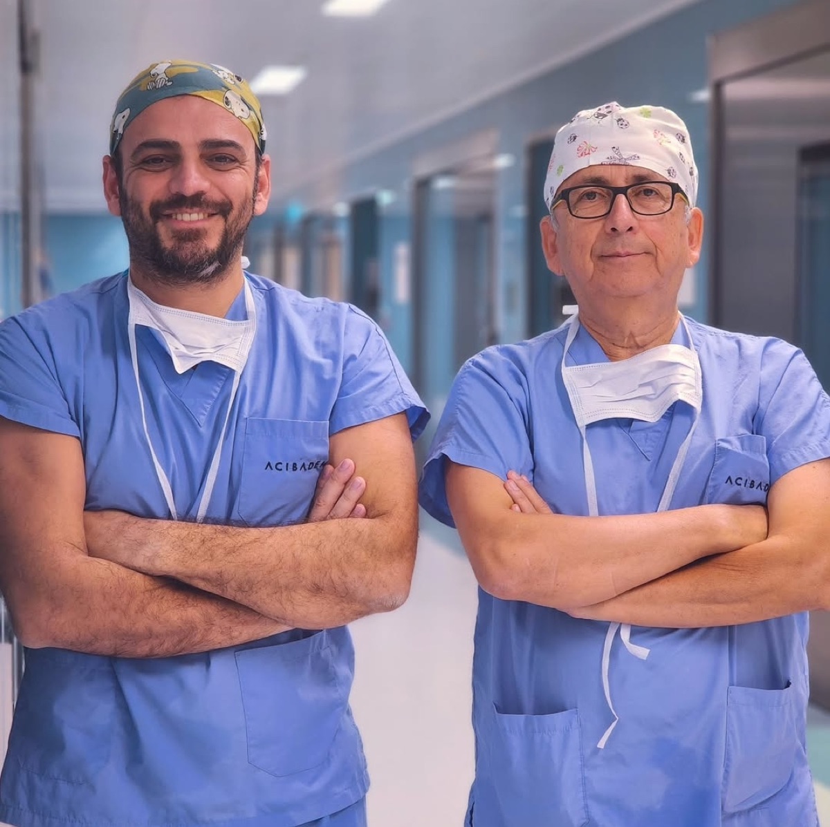 Türkiye'de hipospadias ameliyatı yapan doktorlar Prof. Dr. Ali Avanoğlu ve Doç. Dr. Yaşar Issı