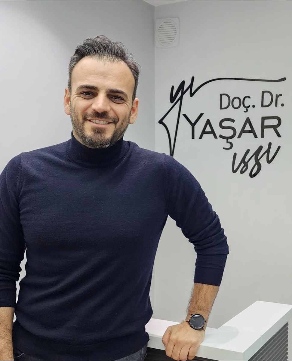 Çocuk ve erişkin ürolojisi doktoru Doç. Dr. Yaşar Issı